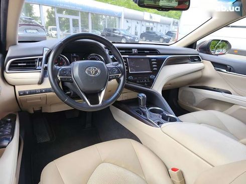 Toyota Camry 2018 - фото 19