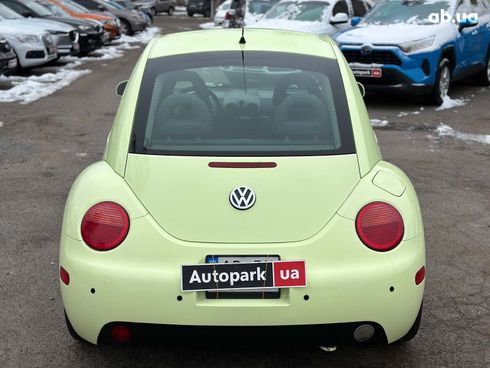 Volkswagen New Beetle 2001 зеленый - фото 16