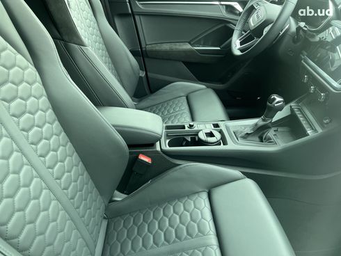 Audi RS Q3 2023 - фото 23