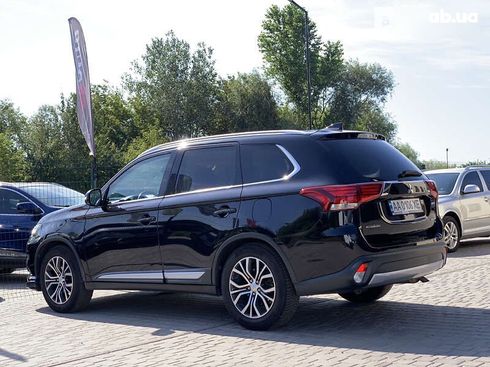 Mitsubishi Outlander 2017 - фото 16