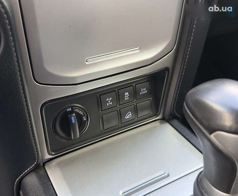 Toyota Land Cruiser Prado 2020 - фото 30
