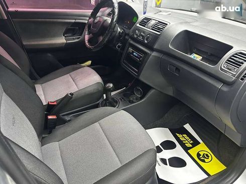 Skoda Fabia 2012 - фото 11