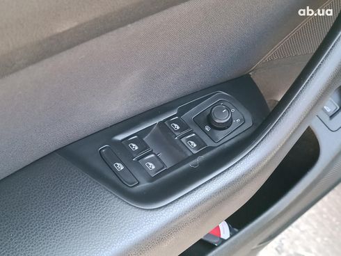 Volkswagen Passat 2015 синий - фото 23
