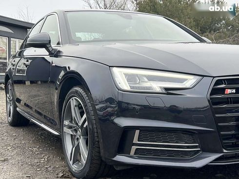 Audi A4 2018 - фото 10