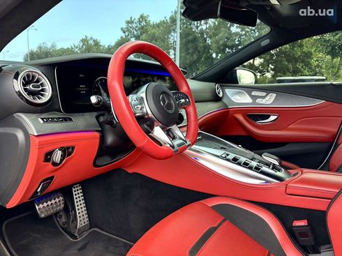 Mercedes-Benz AMG GT 4 2019 - фото 14