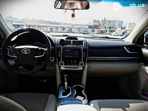 Toyota Camry 2013 - фото 16