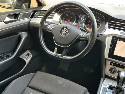 Volkswagen Passat 2018 черный - фото 25