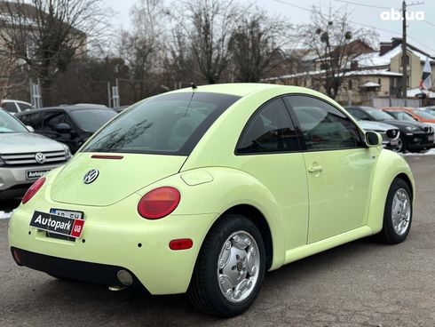 Volkswagen New Beetle 2001 зеленый - фото 13