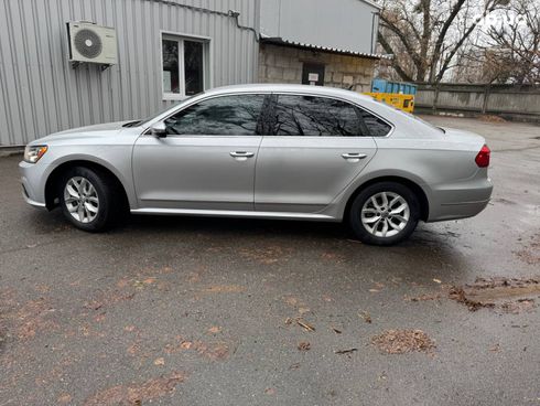 Volkswagen Passat 2015 серый - фото 9