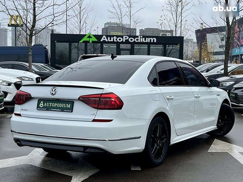 Volkswagen Passat 2018 - фото 11