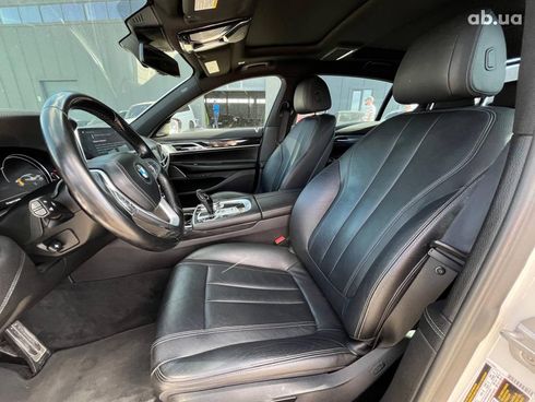 BMW 7 серия 2018 белый - фото 46