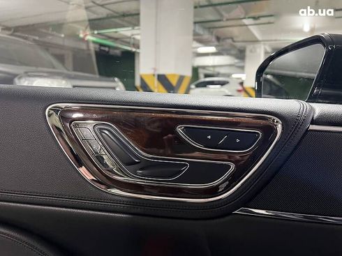 Lincoln Continental 2018 - фото 28