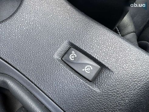Renault Fluence 2011 - фото 27