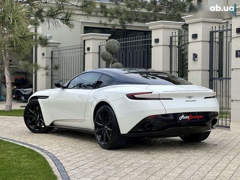 Aston Martin DB11 2018 - фото 12