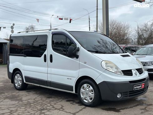 Renault Trafic 2010 белый - фото 12