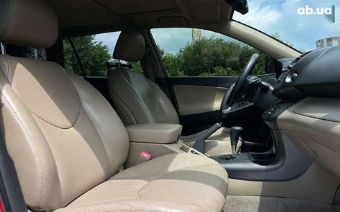 Toyota RAV4 2012 - фото 9