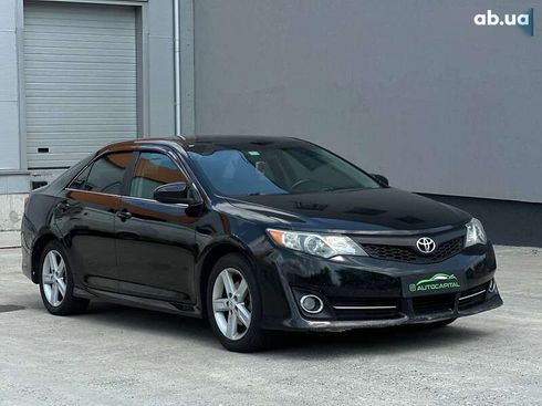 Toyota Camry 2013 - фото 4