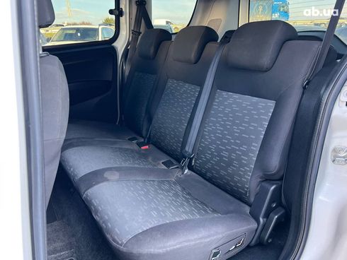 Opel Combo Life 2013 белый - фото 29