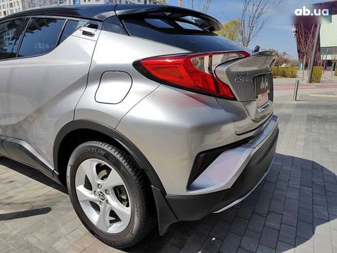 Toyota C-HR 2016 - фото 15