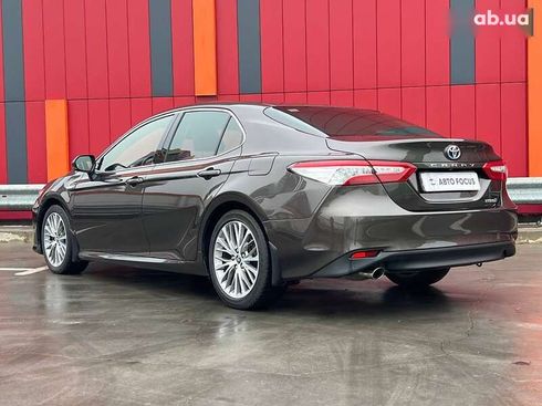 Toyota Camry 2019 - фото 5