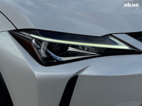 Lexus UX 2020 белый - фото 27