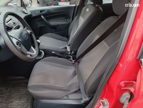 Ford Fiesta 2012 красный - фото 16