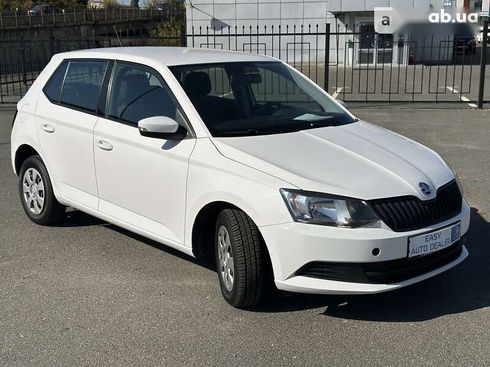 Skoda Fabia 2017 - фото 3