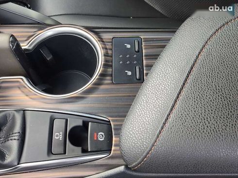 Toyota Camry 2019 - фото 19