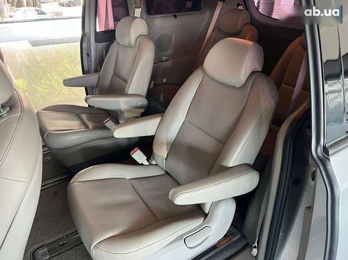 Kia Carnival 2016 - фото 20