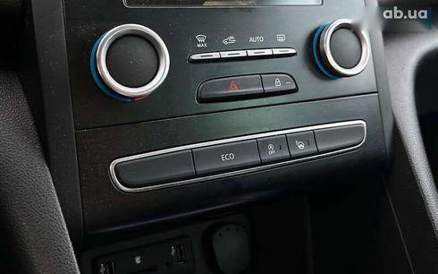 Renault Megane 2016 - фото 13