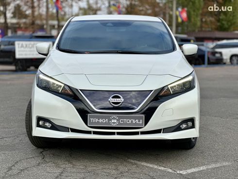 Nissan Leaf 2018 белый - фото 2