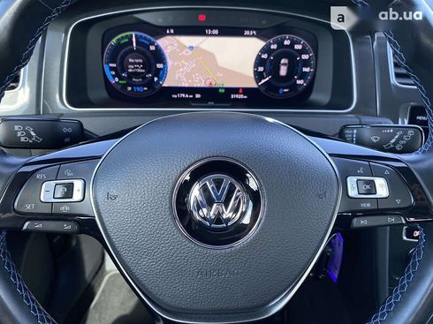 Volkswagen e-Golf 2020 - фото 30