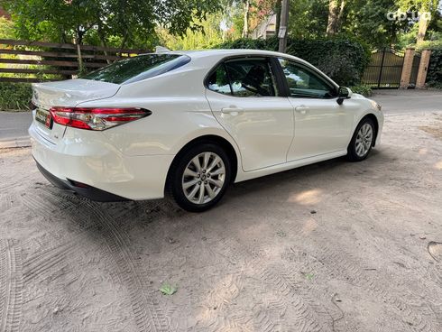 Toyota Camry 2020 белый - фото 5