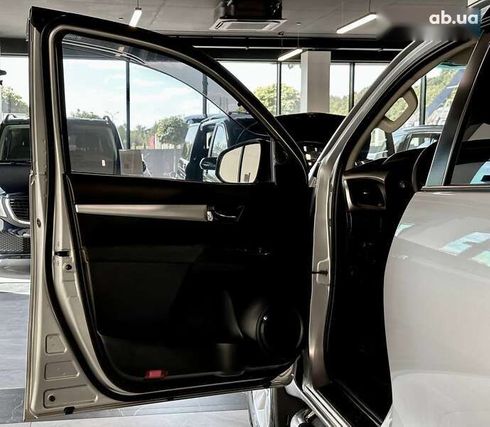 Toyota Hilux 2016 - фото 11
