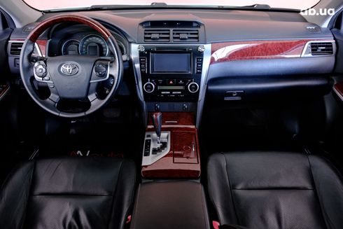 Toyota Camry 2012 белый - фото 7