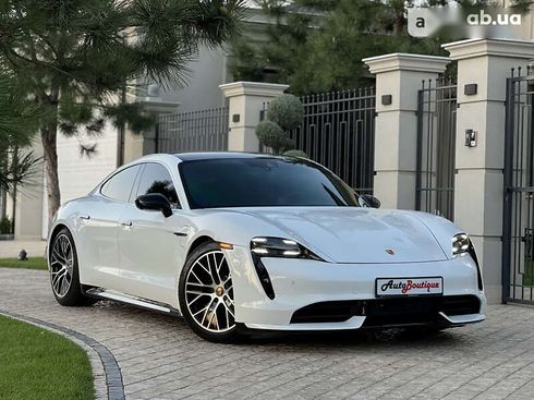 Porsche Taycan 2020 - фото 18