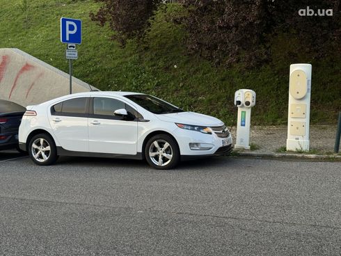 Chevrolet Volt 2014 белый - фото 6