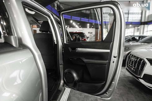 Toyota Hilux 2022 - фото 19
