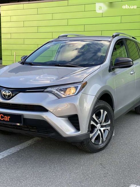 Toyota RAV4 2018 - фото 9