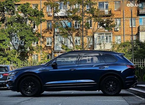 Volkswagen Touareg 2019 - фото 17