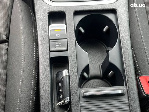 Volkswagen passat b8 2016 белый - фото 37