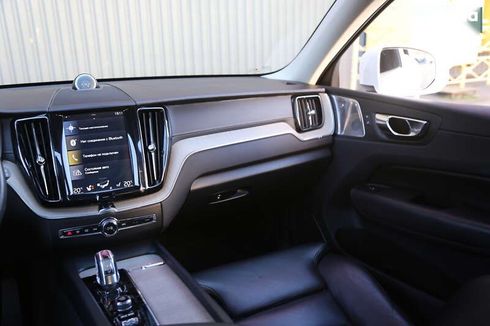 Volvo XC60 2018 - фото 15