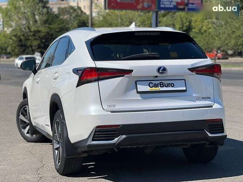 Lexus NX 2020 - фото 9