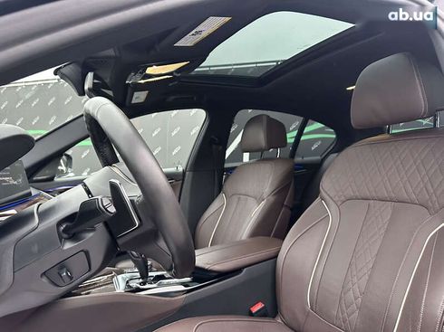 BMW 5 серия 2018 - фото 8