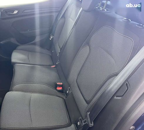 Renault Megane 2019 - фото 20