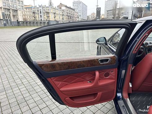 Bentley Continental Flying Spur 2012 - фото 26