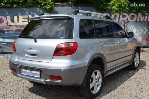 Mitsubishi Outlander 2005 серый - фото 6