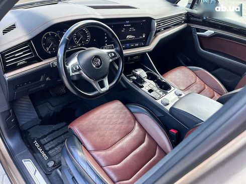 Volkswagen Touareg 2019 - фото 19