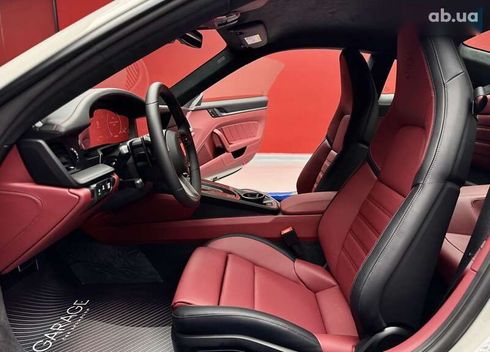 Porsche 911 2025 - фото 24