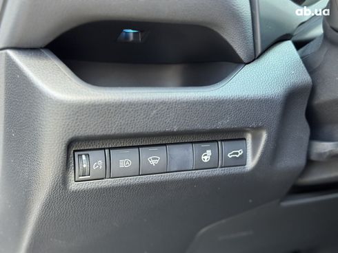 Toyota RAV4 2020 серый - фото 13